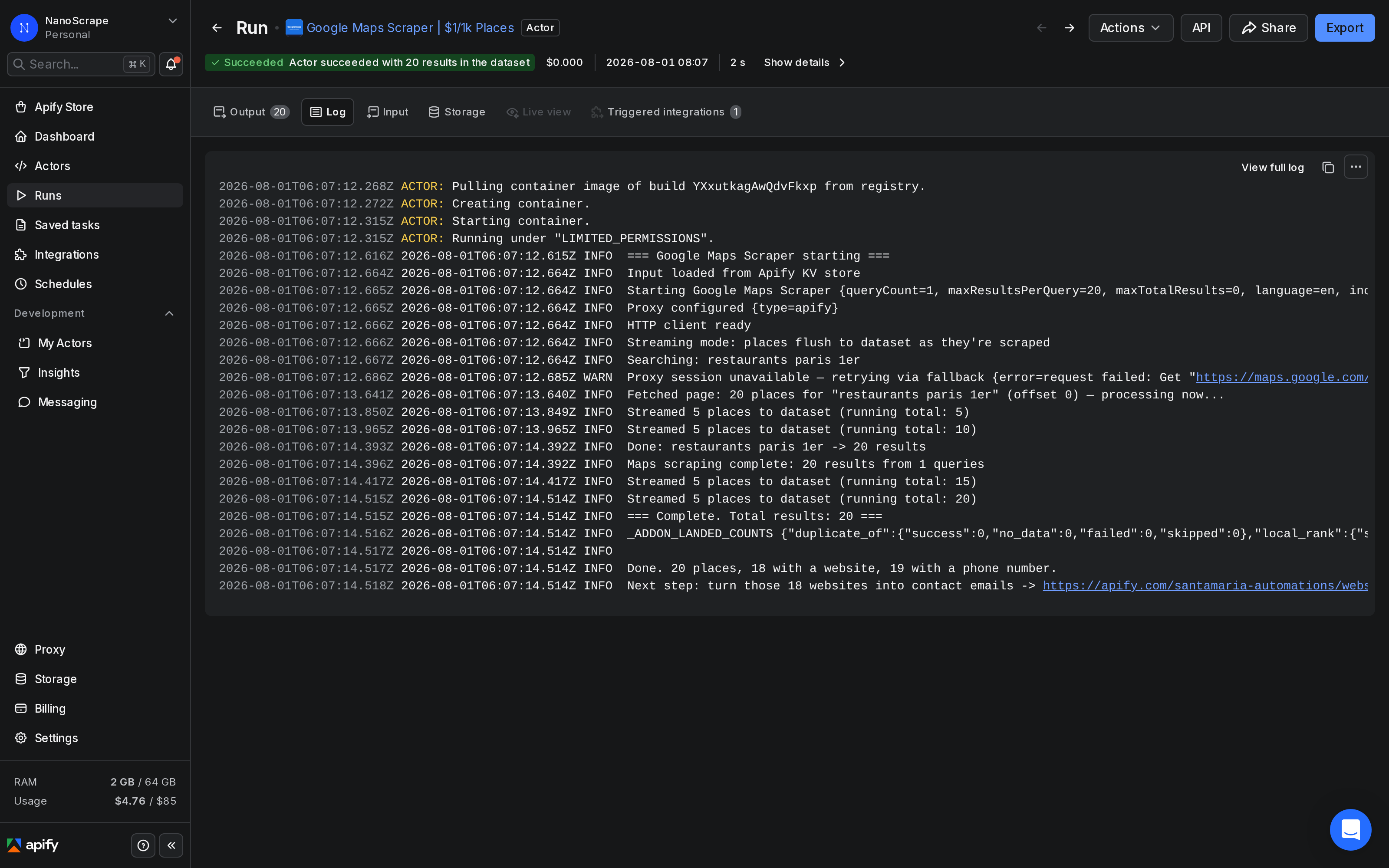 Page de detail de l'execution Apify Console montrant le journal en direct avec la progression des requetes